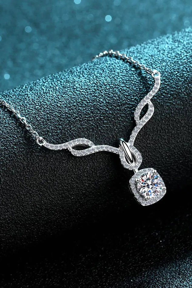Right On Trend Moissanite Pendant Necklace Trendsi Necklaces