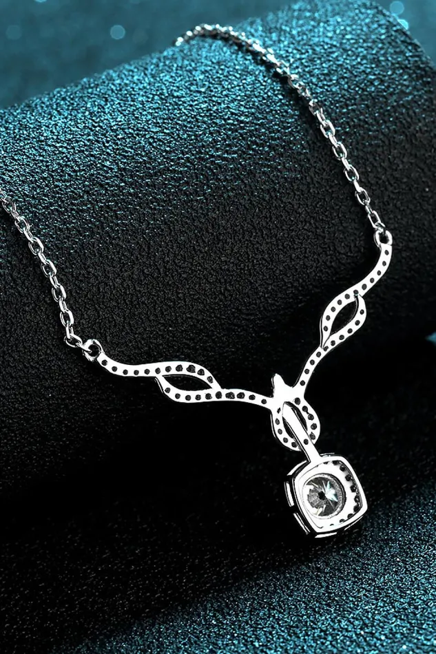 Right On Trend Moissanite Pendant Necklace Trendsi Necklaces