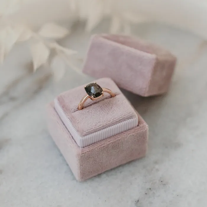 The Calisto Platinum White Size 9 Stone MOS118 Cinque Ring Box Custom Engraving 0 VENVS Rings The Calisto Platinum White Size 9 Stone MOS118 Cinque Ring Box Custom Engraving 0 VENVS Rings